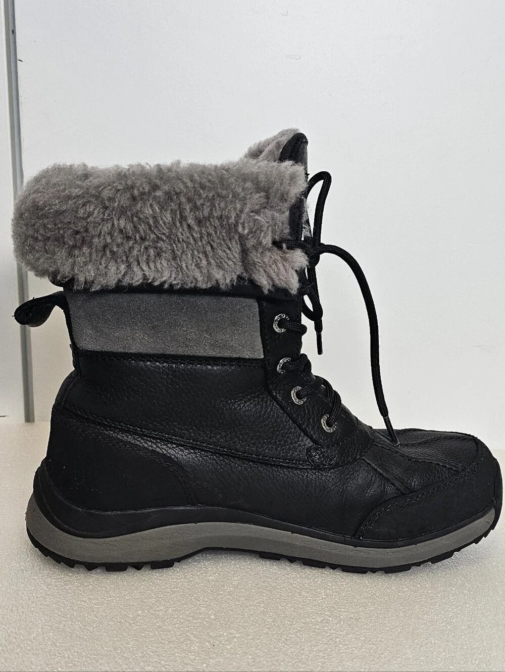 UGG Women’s Adirondack Boot III - Black Waterproof Insulated - Size 9